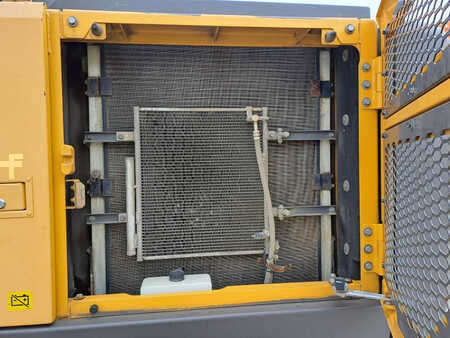 Escavadora de rastos 2015 Volvo EC 220 EL (New Undercarriage) (17)