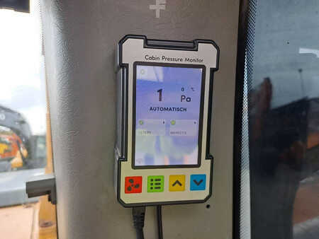 Escavadora de rastos 2015 Volvo EC 220 EL (New Undercarriage) (24)