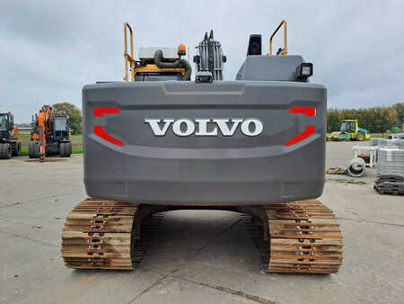 Escavadora de rastos 2015 Volvo EC 220 EL (New Undercarriage) (3)