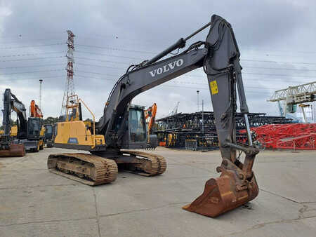 Escavadora de rastos 2015 Volvo EC 220 EL (New Undercarriage) (6)