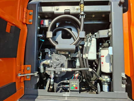 Doosan DX 160 W-7 (EX Demo)
