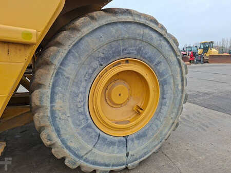 Skrabere 1990 Caterpillar 631 E II ( 3 pcs available) (26)