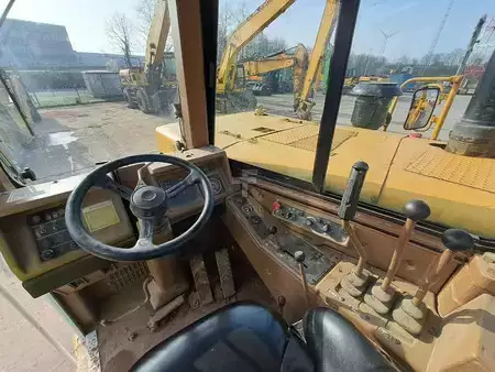 Trailed Scrapers 1990 Caterpillar 631E (3 units available) (12)