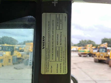 Escavadora de rodas 2018 Volvo EWR150E + Engcon Rototilt (23)