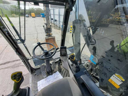 Escavadora de rodas 2018 Volvo EWR150E + Engcon Rototilt (24)