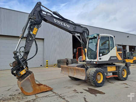 Escavadora de rodas 2018 Volvo EWR150E + Engcon Rototilt (6)