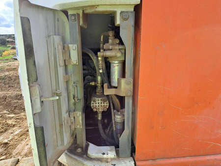 Korečková rýpadla 2007 Hitachi ZX135US (16)