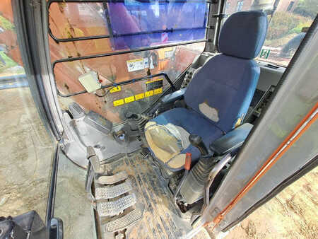 Korečková rýpadla 2007 Hitachi ZX135US (22)