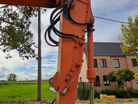 Korečková rýpadla 2007 Hitachi ZX135US (9)