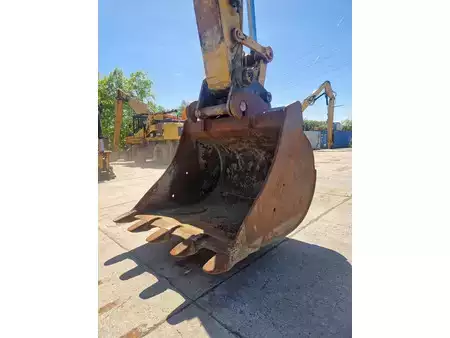 Beltegraver 2019 Caterpillar 374FL (27)
