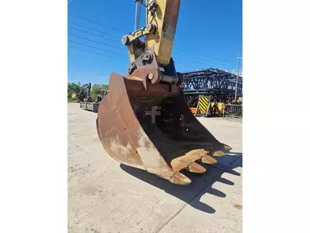 Beltegraver 2019 Caterpillar 374FL (28)