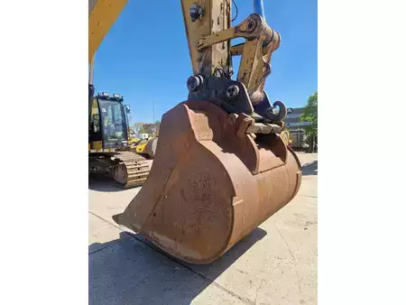 Beltegraver 2019 Caterpillar 374FL (30)