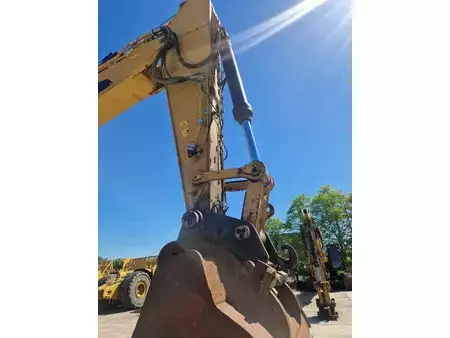 Beltegraver 2019 Caterpillar 374FL (31)