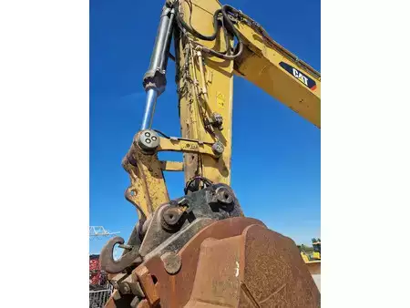 Beltegraver 2019 Caterpillar 374FL (32)