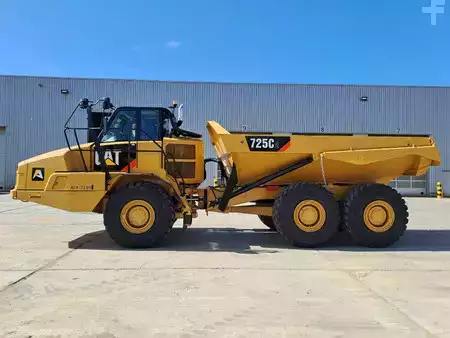 Dumper Articolati 2016 Caterpillar 725C2 (2)