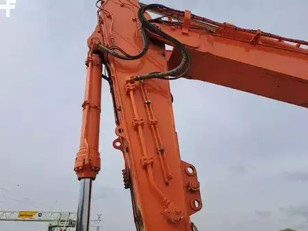 Escavatori cingolati 2019 Hitachi ZX 490 LC H-6 (8)