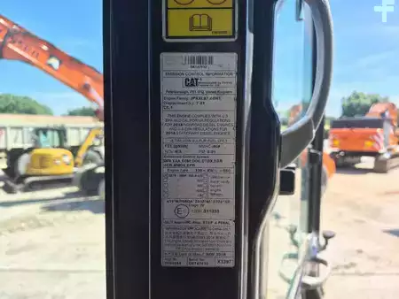 Rupsgraafmachines 2019 Caterpillar 326 FL (11)