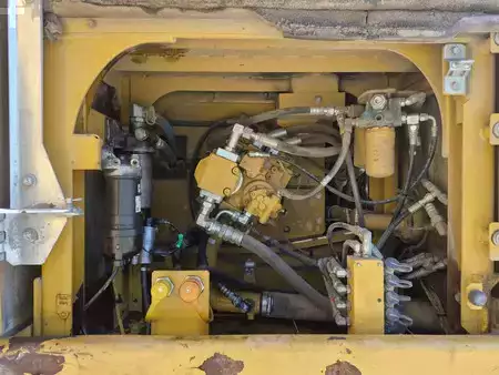 Rupsgraafmachines 2019 Caterpillar 326 FL (13)