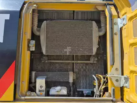 Rupsgraafmachines 2019 Caterpillar 326 FL (14)