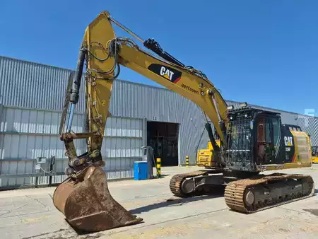 Rupsgraafmachines 2019 Caterpillar 326 FL (2)