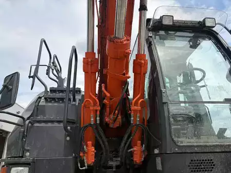 Escavatori gommati 2018 Hitachi ZX140W-6 (3 Pieces available) (16)