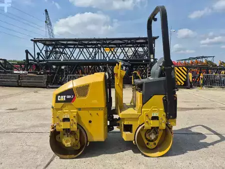 Rolos em tandem 2018 Caterpillar CB1.7 (1)