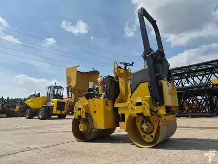 Rolos em tandem 2018 Caterpillar CB1.7 (12)