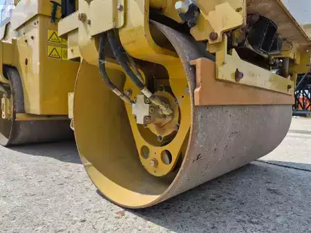 Rolos em tandem 2018 Caterpillar CB1.7 (17)