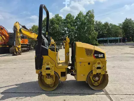 Rolos em tandem 2018 Caterpillar CB1.7 (5)