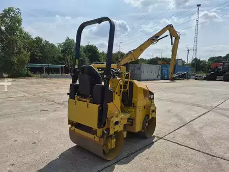 Rolos em tandem 2018 Caterpillar CB1.7 (7)
