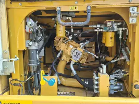 Escavadora de rastos 2012 Caterpillar 324EL (16)