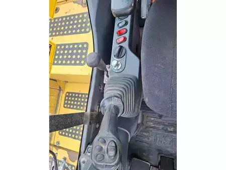 Pelle sur pneus 2017 Komatsu PW 118 MR-8 (16)