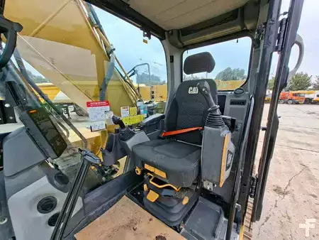 Korečková rýpadla 2020 Caterpillar 320 (10)