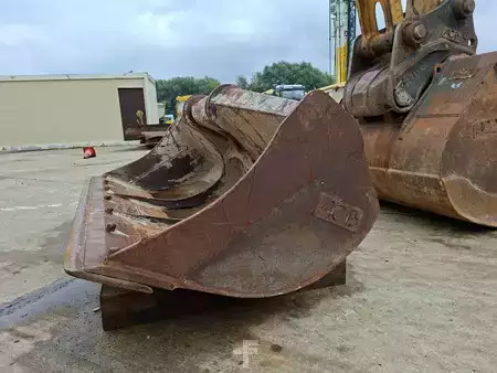 Korečková rýpadla 2020 Caterpillar 320 (24)