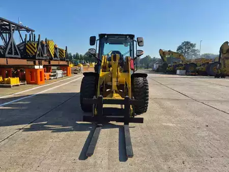 Chargeuse sur pneus 2023 Caterpillar 906 (3)