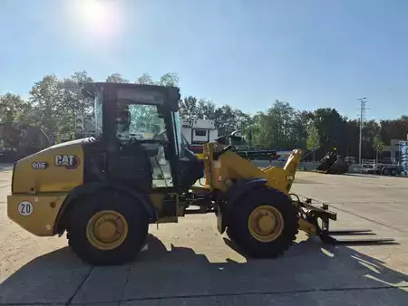 Chargeuse sur pneus 2023 Caterpillar 906 (5)