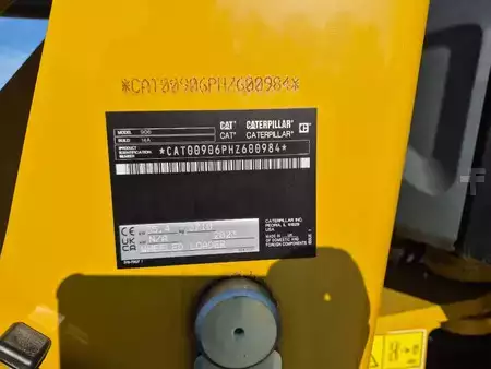 Chargeuse sur pneus 2023 Caterpillar 906 (9)