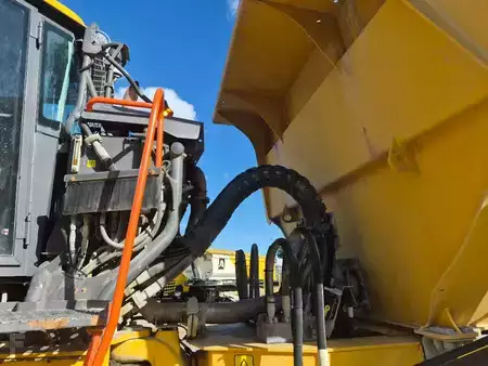 Artikulerte dumpere 2022 Volvo A35G (10)