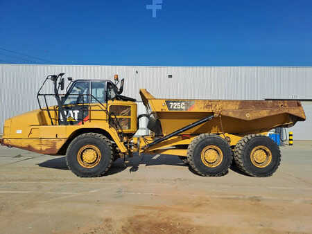 Articulated Dump Trucks 2017 Caterpillar 725C2 (1)