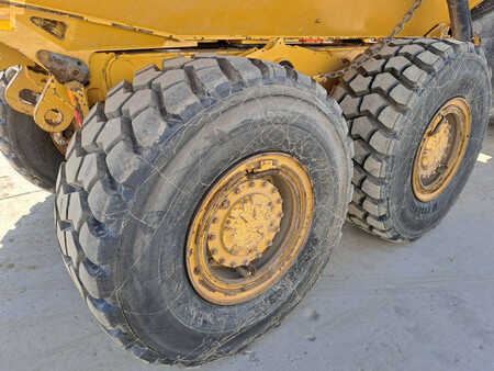 Articulated Dump Trucks 2017 Caterpillar 725C2 (13)