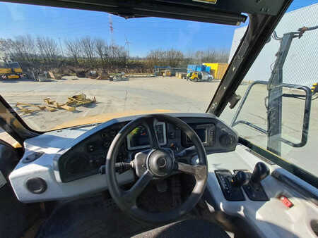 Articulated Dump Trucks 2017 Caterpillar 725C2 (23)