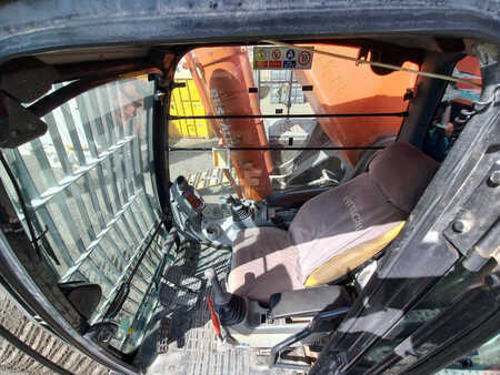 Beltegraver 2019 Hitachi ZX870-5G LR 21m (Abu Dhabi) (14)