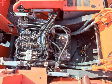 Beltegraver 2019 Hitachi ZX870-5G LR 21m (Abu Dhabi) (19)