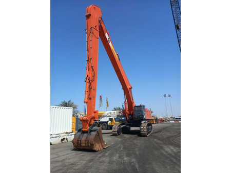 Beltegraver 2019 Hitachi ZX870-5G LR 21m (Abu Dhabi) (3)