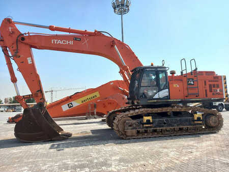 Hitachi ZX670-5G reach (Abu Dhabi)