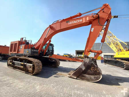 Hitachi ZX670-5G reach (Abu Dhabi)