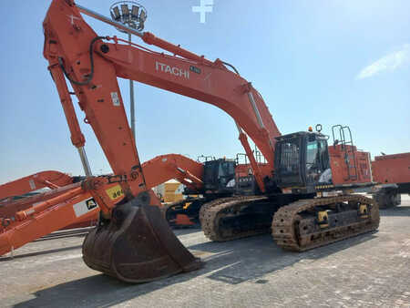 Hitachi ZX670-5G reach (Abu Dhabi)