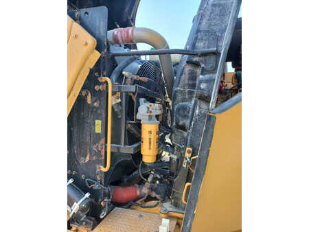 Kolové nakladače 2017 Caterpillar 980L (Abu Dhabi) (15)