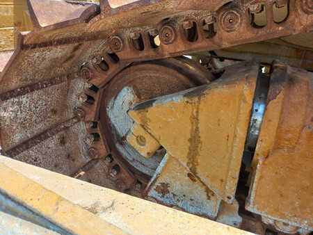 Bulldozers 2008 Caterpillar D6T LGP (Abu Dhabi) (11)
