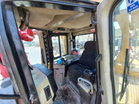 Bulldozers 2008 Caterpillar D6T LGP (Abu Dhabi) (19)